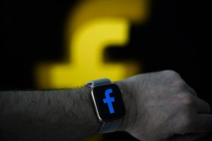 ساعة فيسبوك الذكية