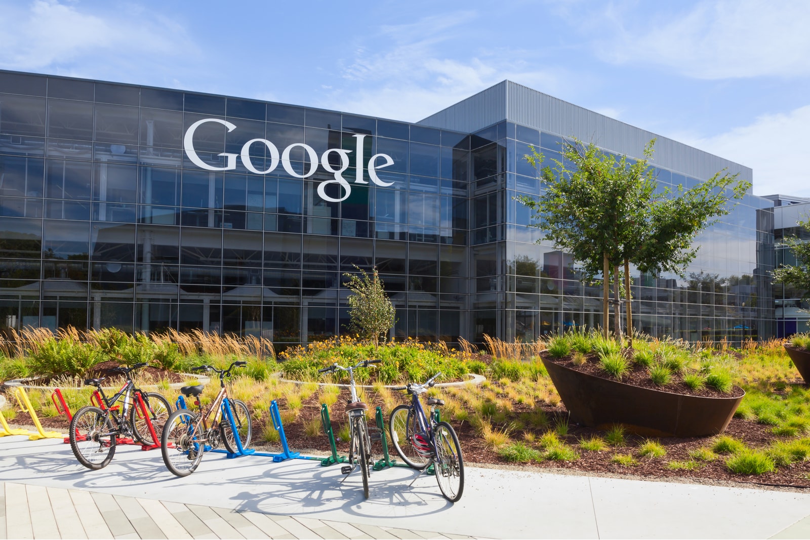 غوغل تزيل 8 تطبيقات أندرويد جديدة من منصاتها وتطالب المستخدمين بحذفها وحظرها واصفة إياها بالخطرة تعرف إليها 