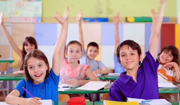 8 نصائح للتعامل مع أزمات الصغار داخل المدرسة 