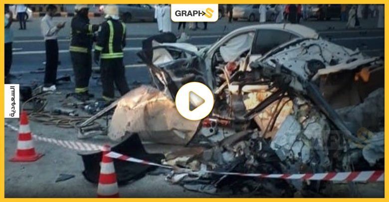 بالفيديو|| في السعودية.. حادث مروع لتصادم سيارتين ولقطات موثقة تقشعر لها الأبدان