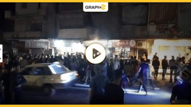 بالفيديو|| في مصر.. اعتداء مجموعة كبيرة من الشبان على شخص وسط الشارع أمام أعين المارة