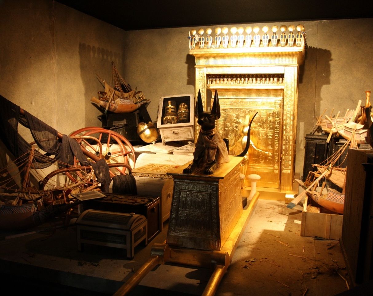 "أجمل وأغلى القطع الأثرية" قناع الملك الفرعوني توت عنخ آمون. تحفة لا مثيل لها ودقة في التصنيع عجز العلم عن تفسيرها- فيديو وصور