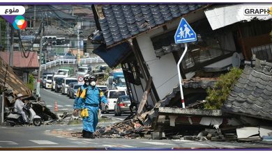 بالفيديو|| إعلامي يقرأ نشرة الأخبار "بدمٍ بارد" خلال زلزال عنيف باليابان.. هزّ الاستديو بمن فيه