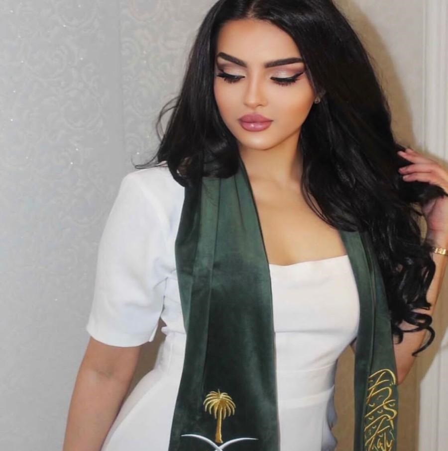  ملكة الجمال السعودية ” رومي القحطاني” تخطف الأضواء بمشاركتها في مسابقة جمال العرب بمصر 2021 - صور