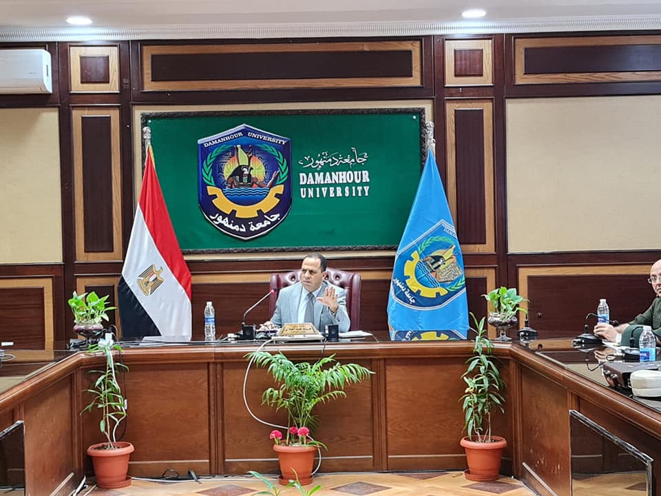 مصر : "فضيحة مدوية" داخل جامعة شهيرة .. طلابها تخرجوا أطباء وتدربوا بـ"أسنان جاموسة"
