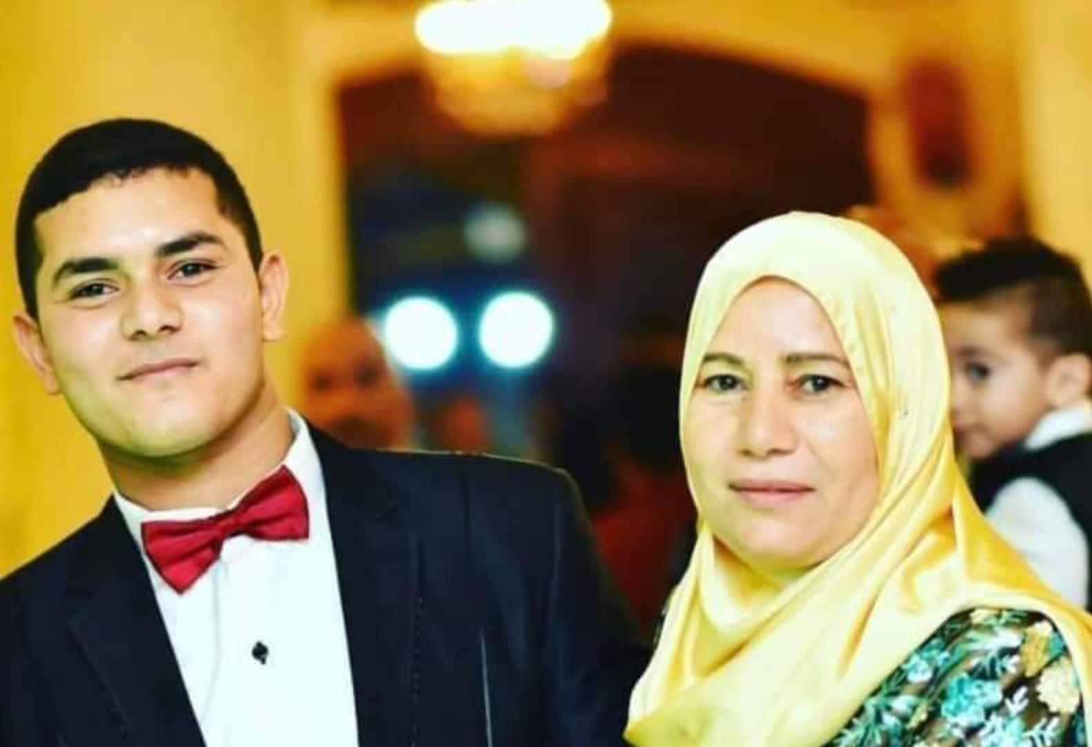 مصر: "مقدرش أعيش من غيرك".. وفاة أم حزناً على نجلها بعد أيام من وفاته بحادثٍ مروع