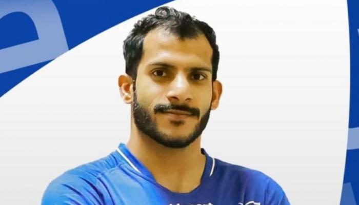 لاعب عربي شهير يفارق الحياة أثناء قيامه بالإحماء