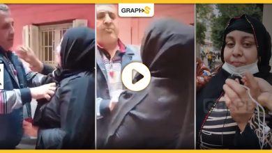 مصر: "بلطجي الوراق" يعتدي على سيدة أربعينية وسط الشارع.. وصغارها يبكون بحرقة "والنبي سيبها يا عم وائل"