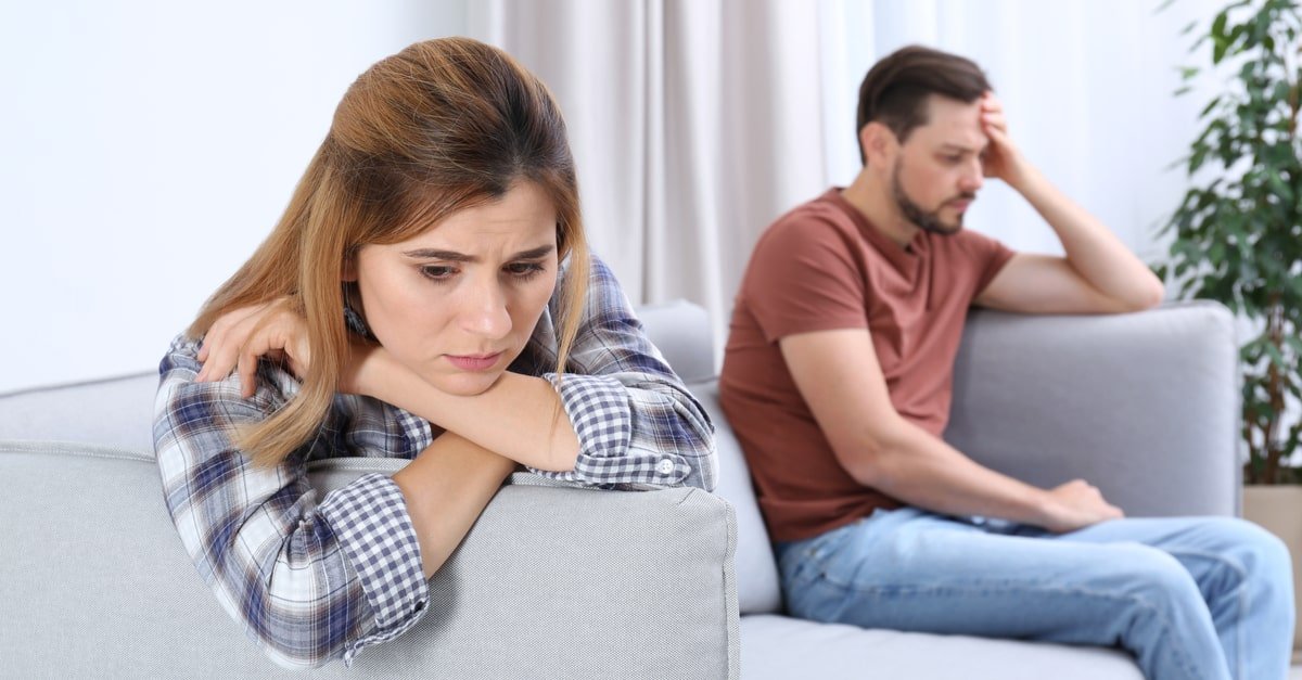 أبرز 4 مواقف سلبية تعترض الزوجة من زوجها بعد الإنجاب
