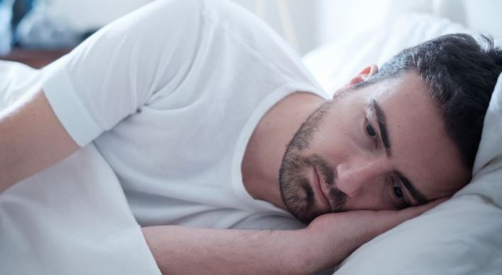 خبير بأبحاث النوم يكشف سبب الأرق وعدم القدرة على النوم ليلا