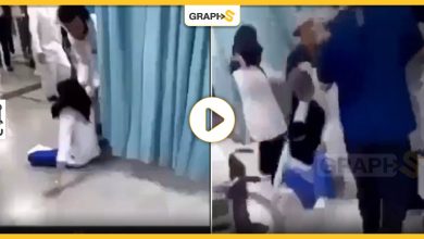 بالفيديو|| اعتداء مواطن بدولة خليجية على ممرضة وجرها على الأرض أمام الجميع