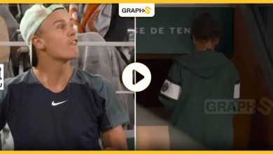 لاعب تنس دنمارك يطرد والدته