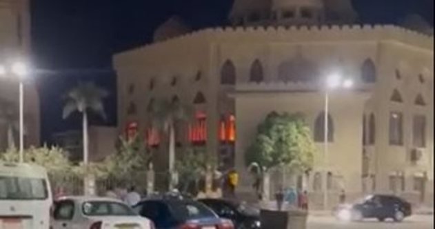  حريق مسجد بورسعيد بمصر.. وفي الجزائر إتلاف مصاحف بسبب وجود ألوان المثليين فيها