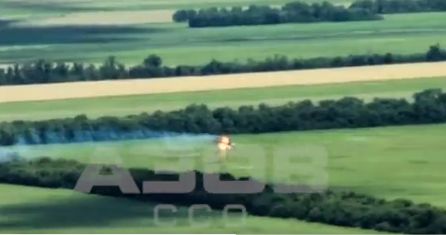 بالفيديو || لحظة إسقاط مروحية روسية بأوكرانيا.. حولها الصاروخ لكرة ملتهبة تحلق بالسماء