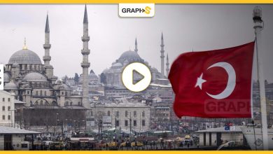 شاب تركي يهاجم السياح العرب في بلاده