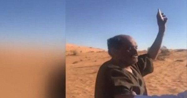 سعودي يفترق عن ابنه كي لايراه يحتضر أمام عينه بعد أن ضلا الطريق وسط الصحراء