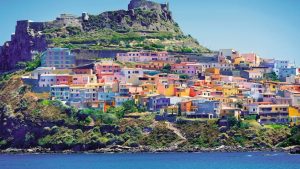 جزيرة إيطالية تدفع 15 ألف يورو مقابل السكن فيها