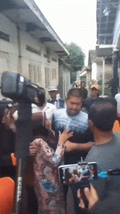 رجل إندونيسي هرب لمدة 25 عاماً تجنباً للختان