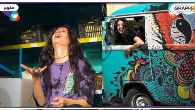 شابة لبنانية تعمل بائعة خضار على عربة مثيرة إعجاب رواد مواقع التواصل الاجتماعي