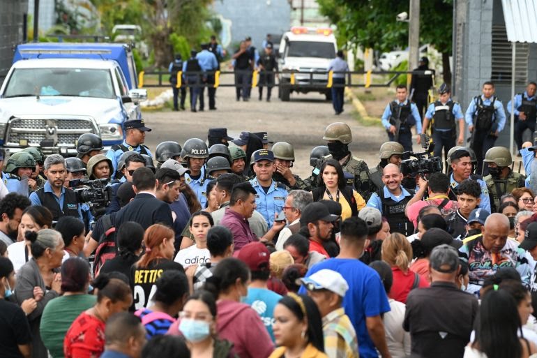 عشرات القتلى في صفوف النزيلات بسجن للنساء في هندوراس بسبب مواجهة بين عصابات
