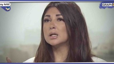 إعلامية لبنانية مشهورة تلوح بعلم إسرائيل وتغني -فيديو