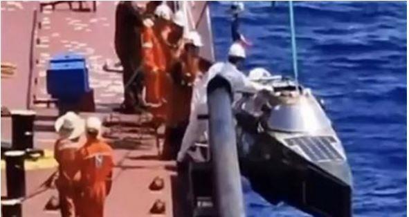 شاهد: إنقاذ مغامر فرنسي في المحيط الأطلسي بعد 137 يوماً في التيه