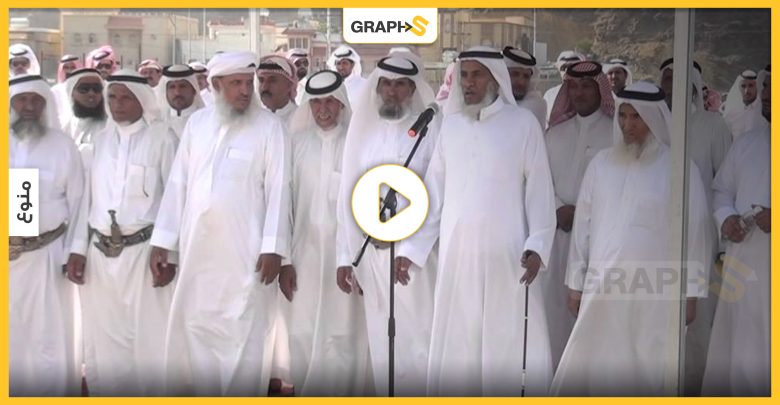 طريقة السلام لقبائل شرورة بالسعودية تثير إعجاب رواد مواقع التواصل الاجتماعي -فيديو
