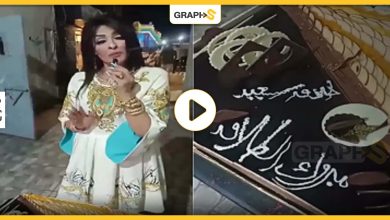 مصرية توزع الذهب بسبب طلاقها