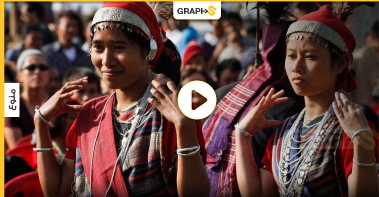 بالفيديو|| هندي يمارس طقوس غريبة لعلاج المرضى "المعاقين حركيا"