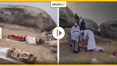 شاهد.. وفاة 4 أشخاص بسبب صاعقة رعدية أثناء تواجدهم في جبل غار ثور بالسعودية